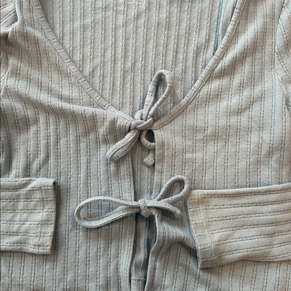 Women's Ribbed Tie-Front Top cardigan - Picture 4 of 5